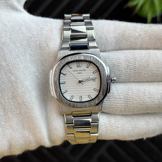 Patek Philippe Watch With Date Adjustment