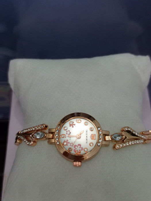 Women's Mickey Minnie Avatar Shaped Bracelet Diamond Clock Student Girl Wrist Watch With Box